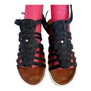 Maurices Size 9M Women's sandal black buckle closure